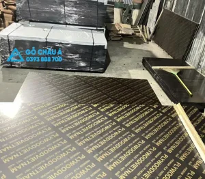 Ván ép phủ phim 1 mặt 12mm 4 Ván phủ phim plywood sử dụng tại Hà Nội